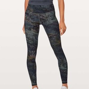 Lululemon Hi-Rise Wunder Under Radiant Multi 28''